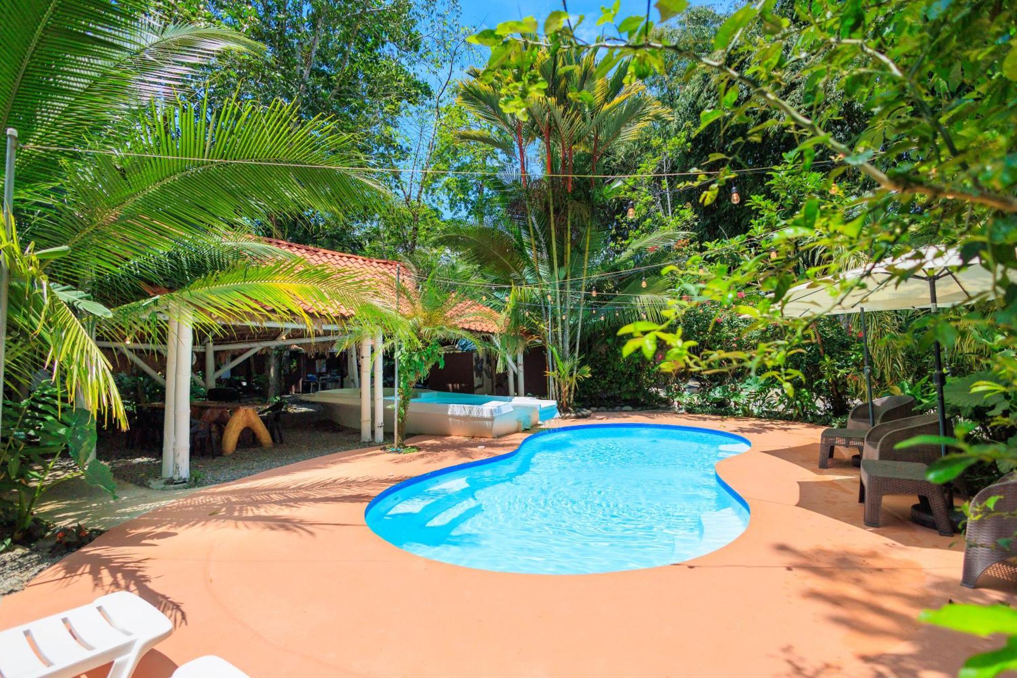 Bambutel Cocles 호텔 Puerto Viejo de Talamanca 외부 사진